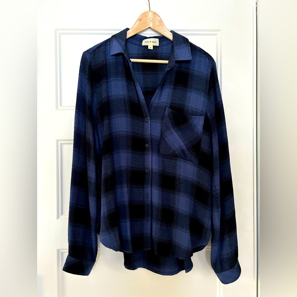 Like new blue and black Cloth & Stone button down, soft and buttery.